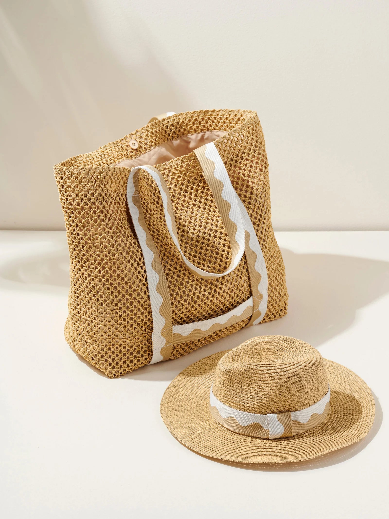 ANTIGUA TOTE AND HAT SET SAND