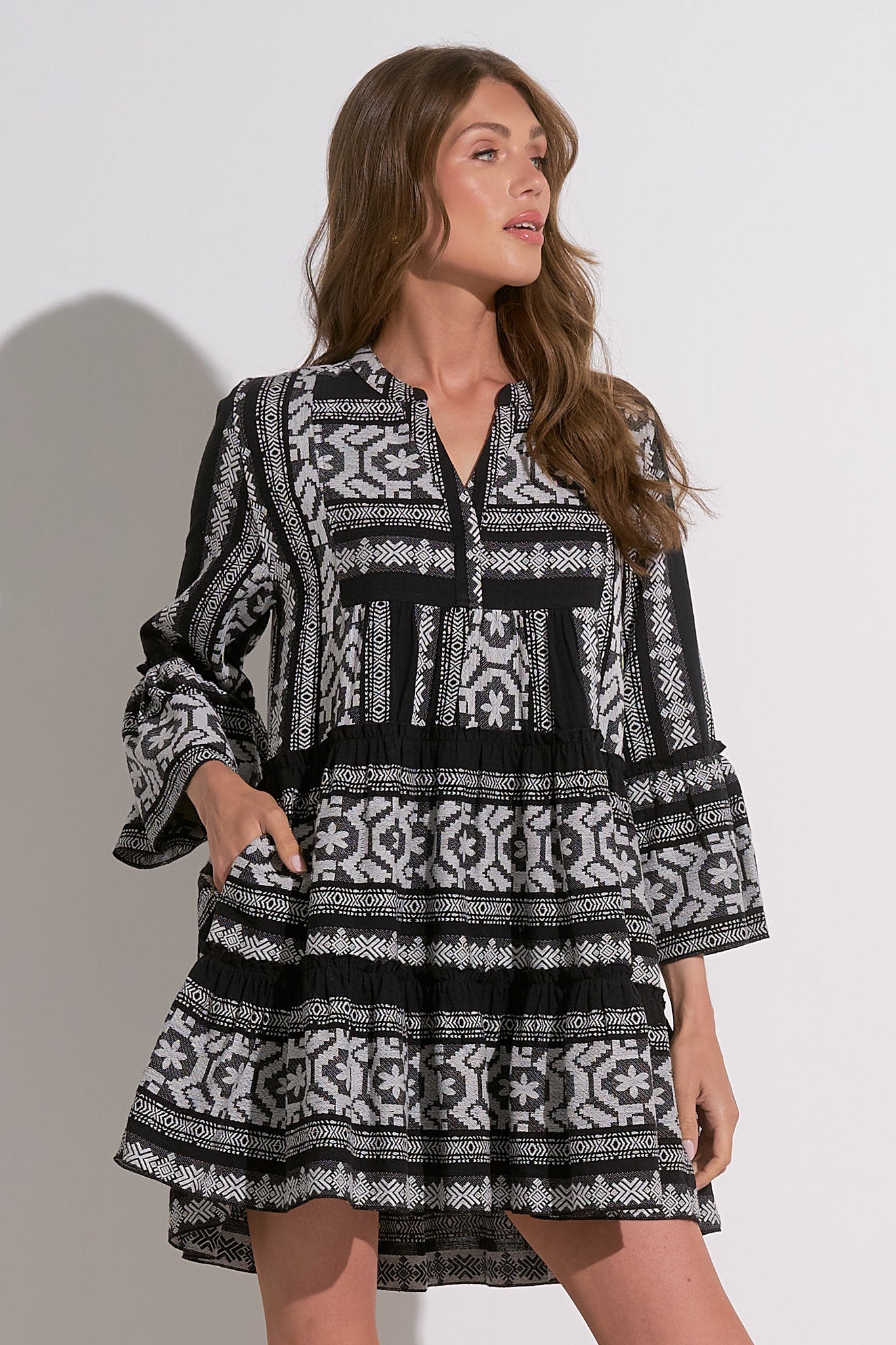 BLACK AND WHITE DRESS