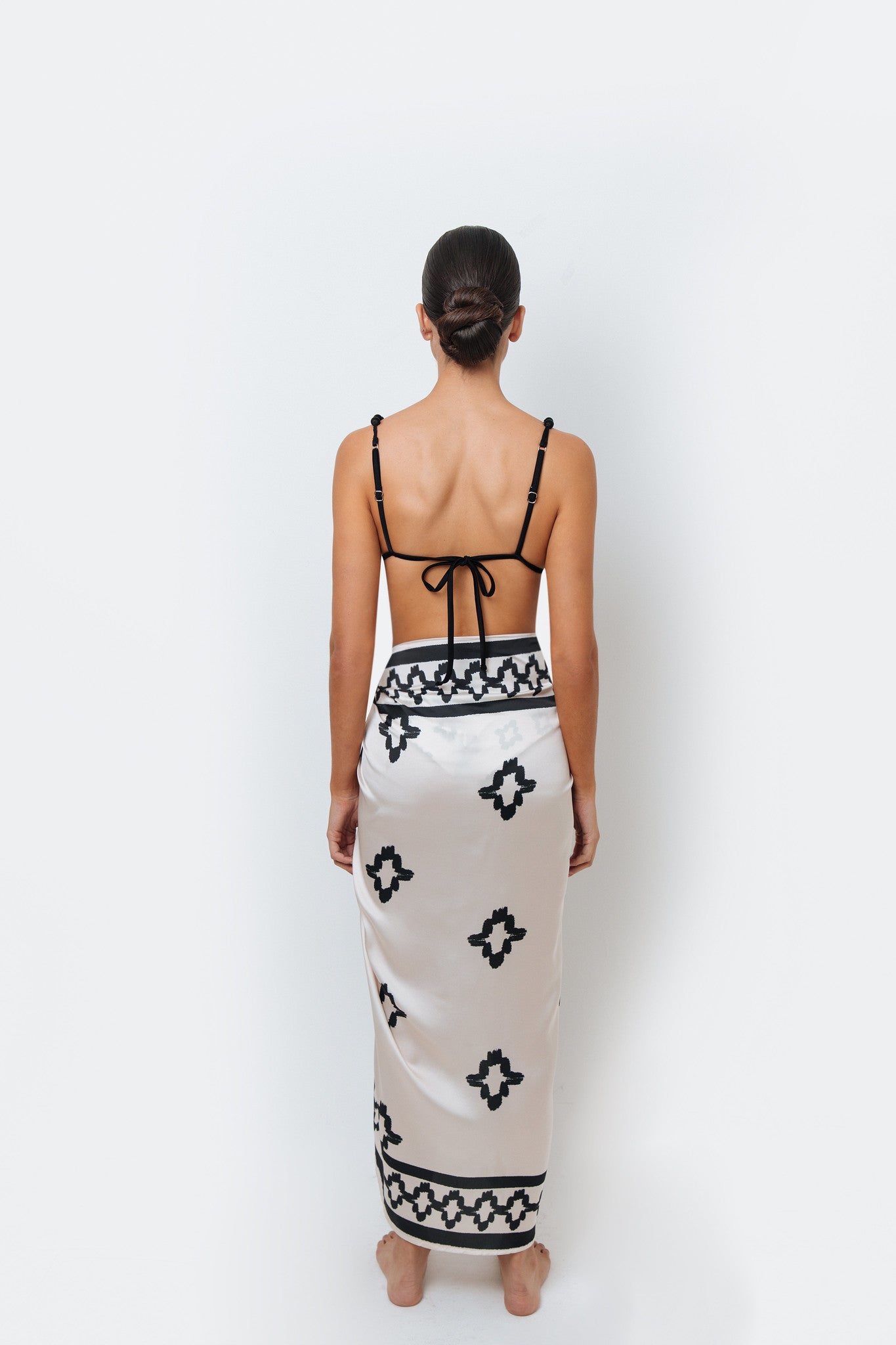 AISHA CRUZ SARONG