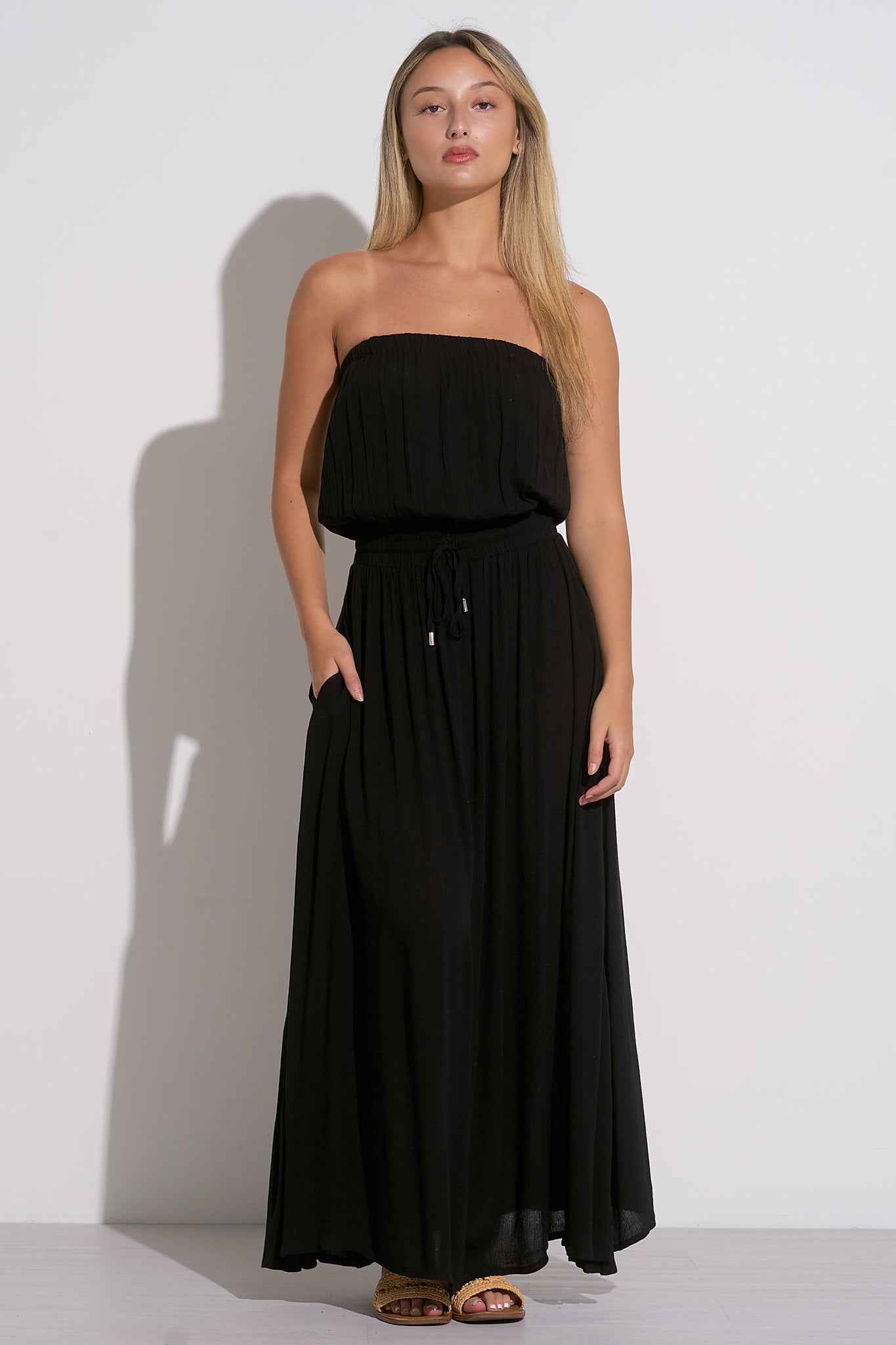 BLACK STRAPLESS DRESS