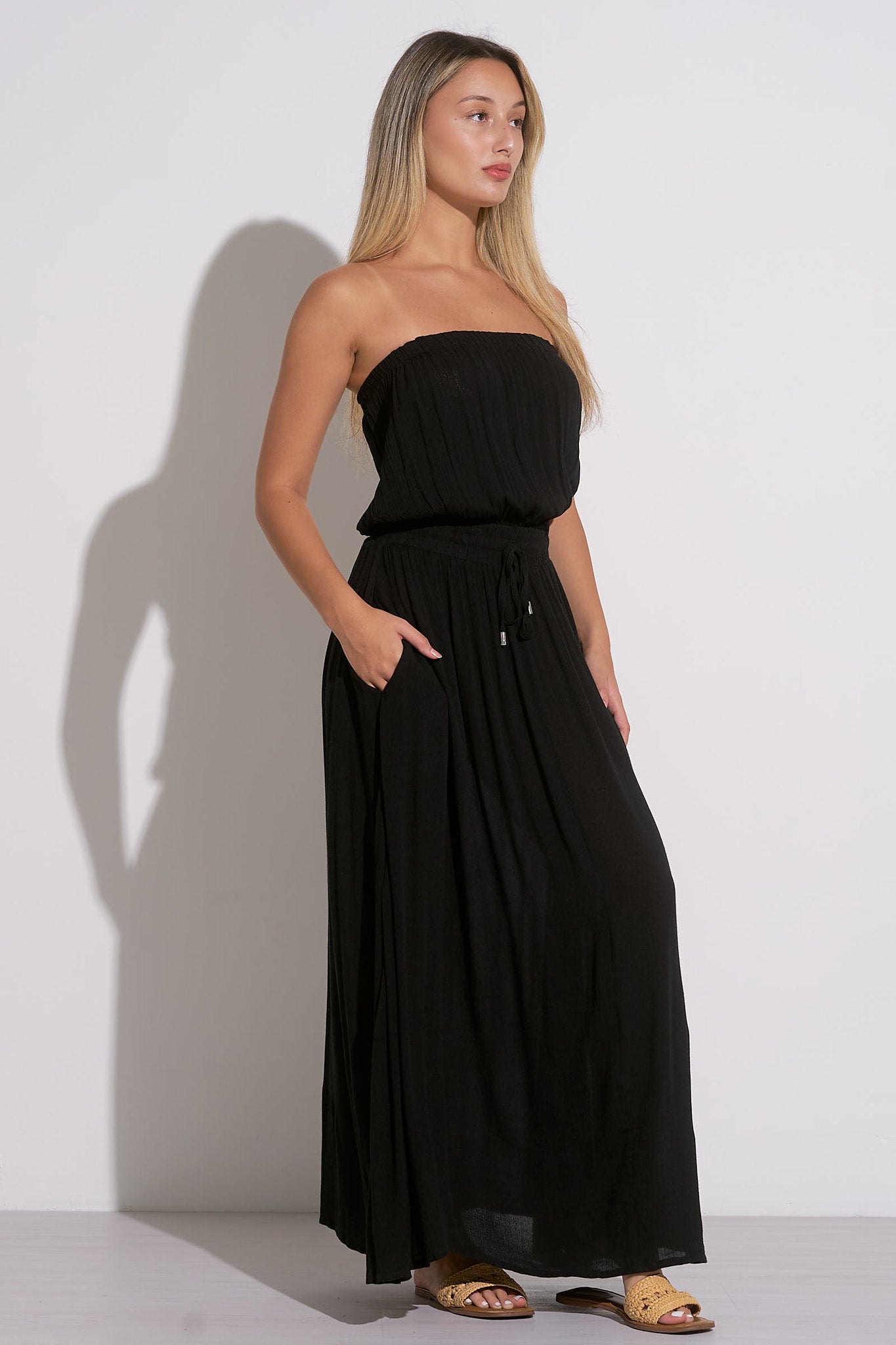 BLACK STRAPLESS DRESS