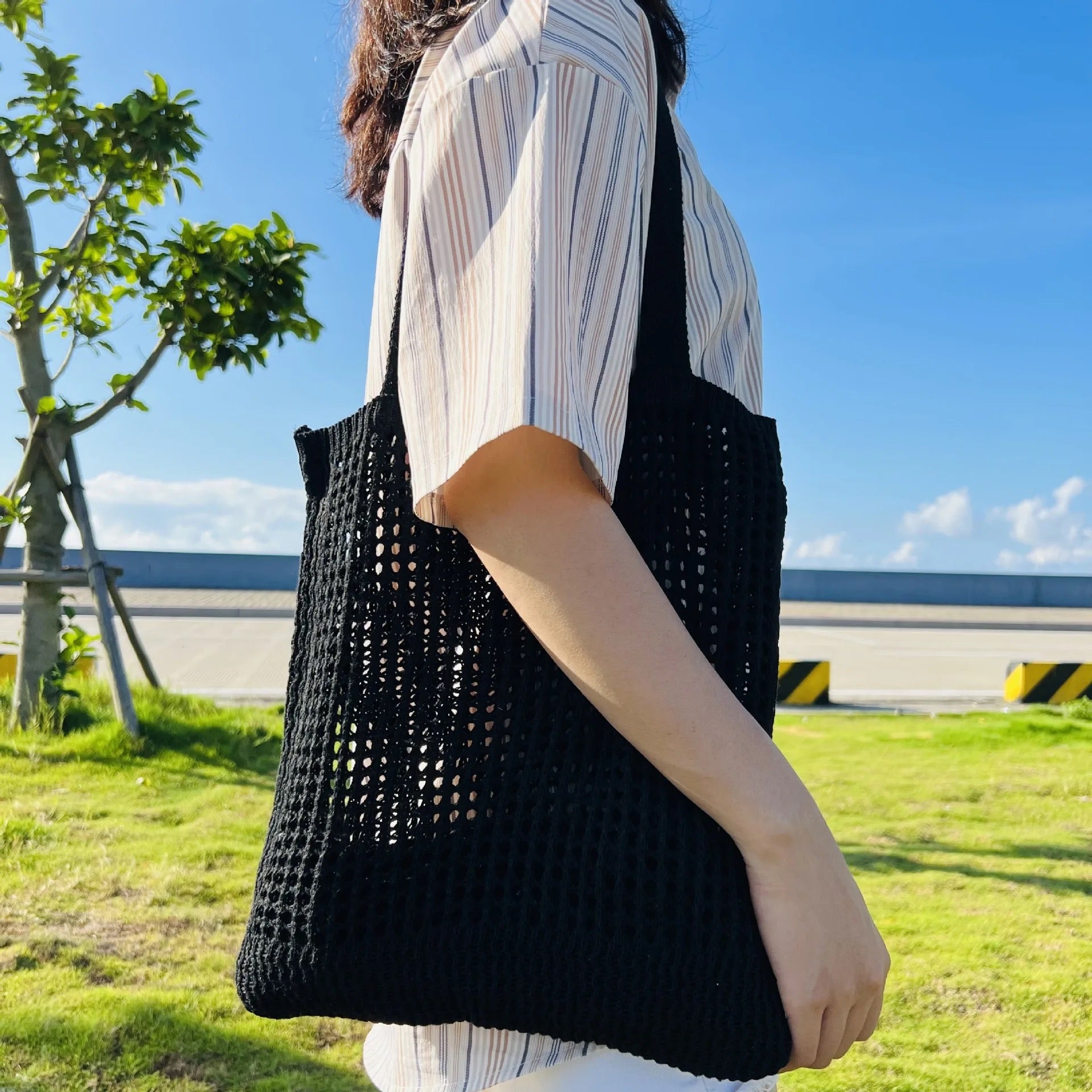 BLACK CROCHET BAG