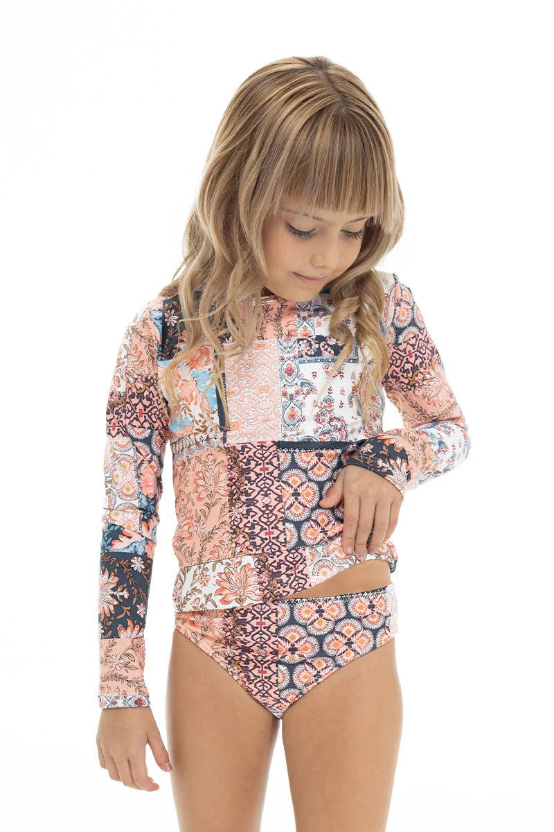 RETRO VIBES ONE PIECE